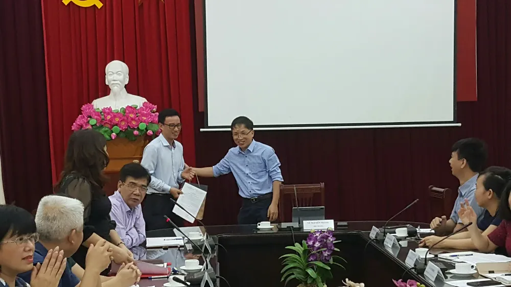 Bổ Nhiệm Viên Chức Quản Lý Cấp Phòng