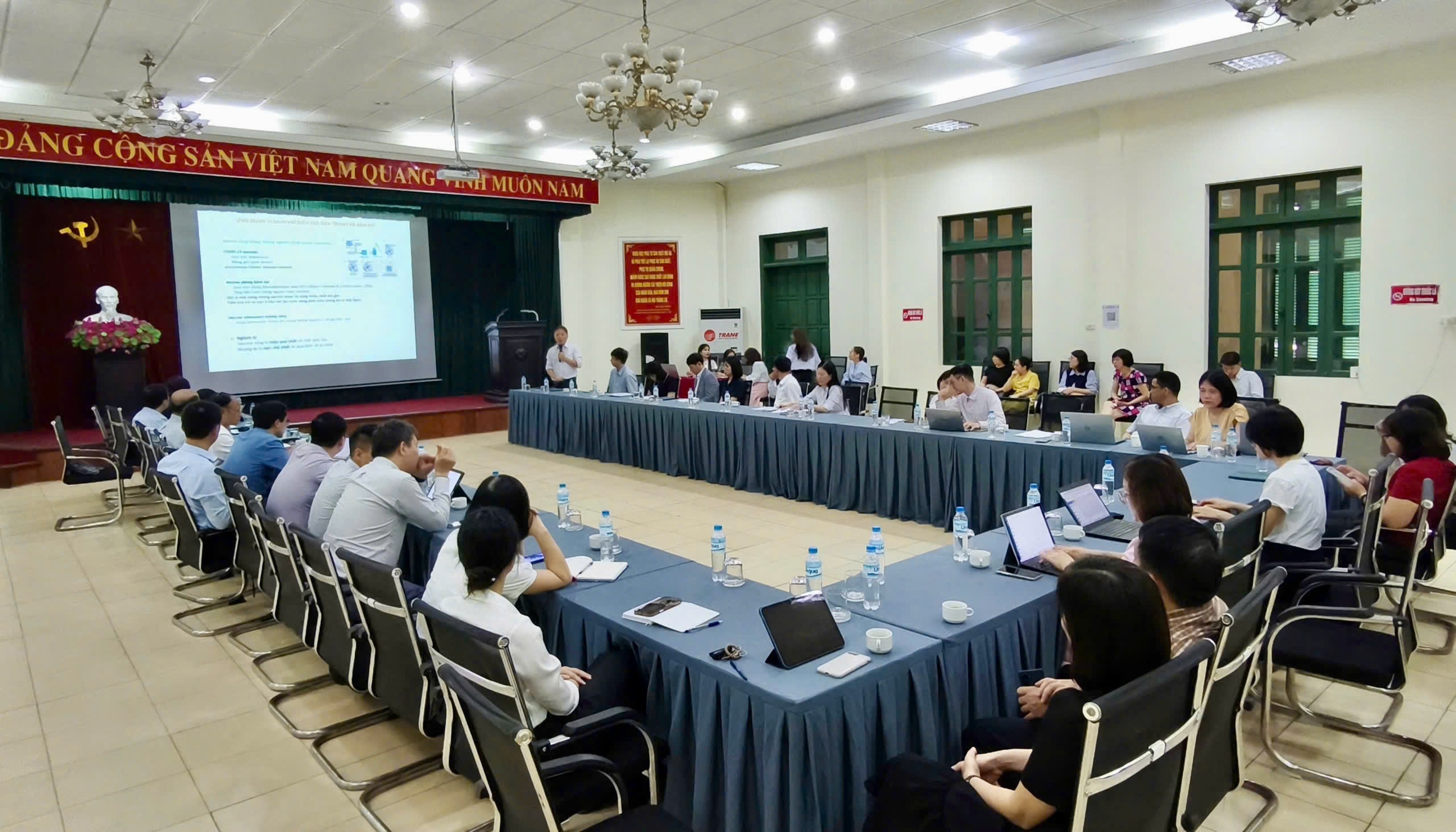 Hội thảo Ứng dụng Vi sinh vật Biến đổi Gen trong Sản xuất Công nghiệp